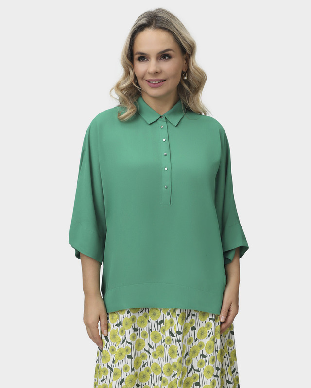 Блузка прямого кроя с застежкой на кнопки