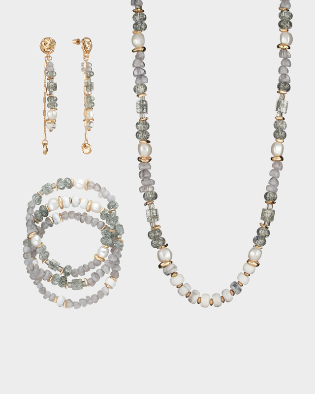 Комплект: колье, три браслета и серьги