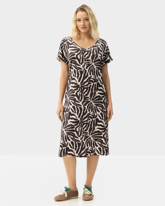 Платье пляжное прямого силуэта с растительным принтом 6990₽