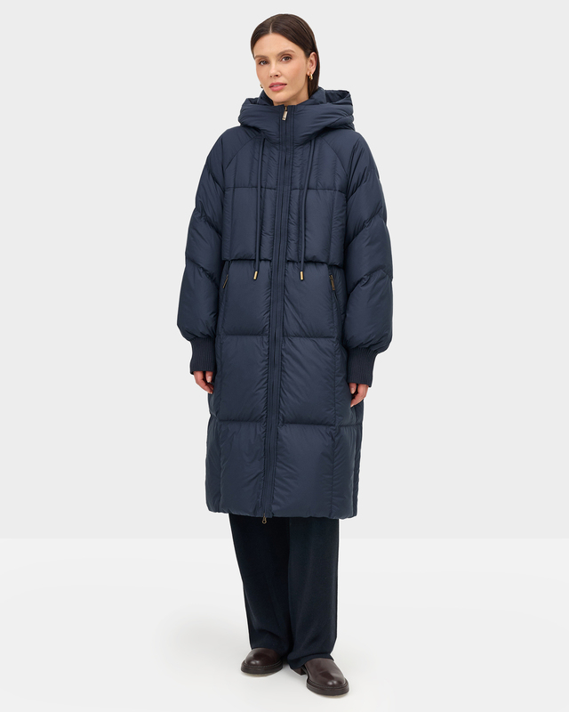 Пальто с капюшоном и пуховым наполнителем