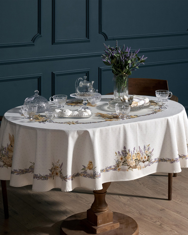 Овальная скатерть из хлопка с водоотталкивающей пропиткой &laquo;Лавандовая весна&raquo;