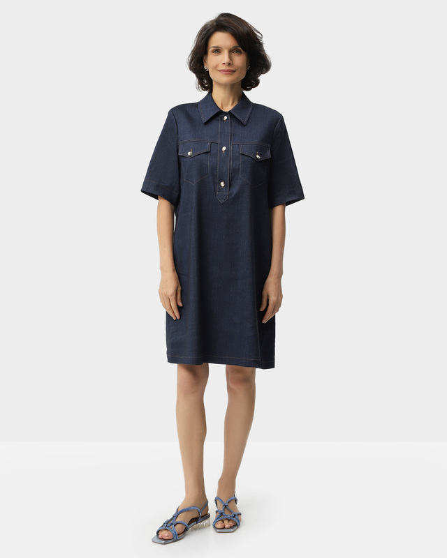 Платье с отложным воротником и нагрудными карманами