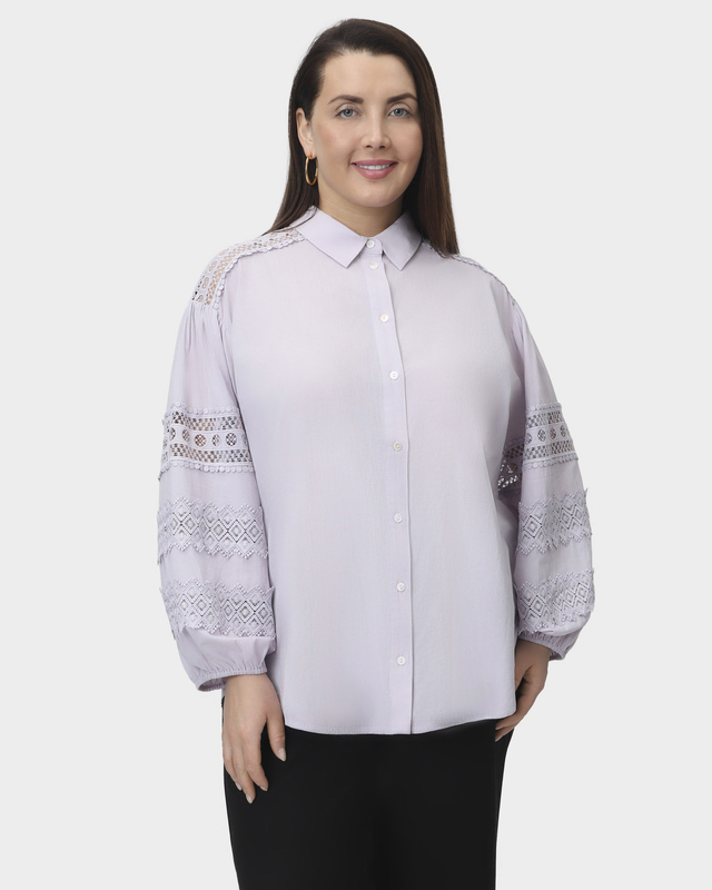 Хлопковая блузка с кружевными вставками на плечах и рукавах