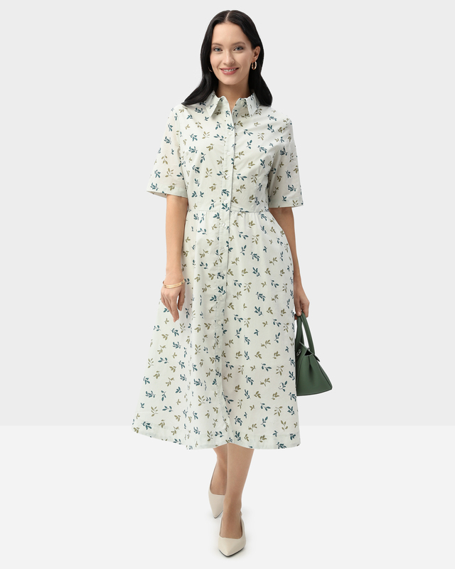 Расклешенное платье-рубашка из хлопка 8690₽