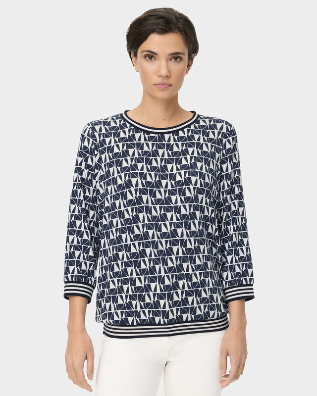 Свитшот с абстрактным принтом и вискозой в составе