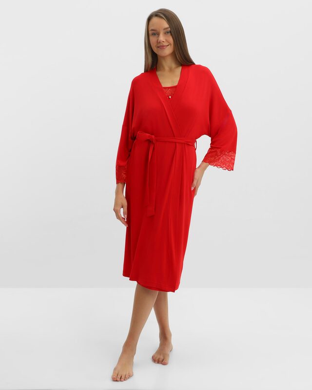 <html> <head></head> <body>  <ul>   <li>Свободный крой</li>   <li>Длина до колен</li>   <li>Тонкая и легкая вискоза с добавлением эластана</li>   <li>V-образный вырез</li>   <li>Длинный рукав</li>   <li>Пояс на талии</li>  </ul>  <p>Халат Eva Cambru – идеальный выбор для комфорта и уюта. Свободный крой позволяет двигаться свободно, а длина до колен обеспечивает удобство. Тонкая и лёгкая ткань из вискозы с добавлением эластана делает изделие приятным на ощупь и долговечным. V-образный вырез добавляет изысканности, а длинный рукав согревает в прохладную погоду. Пояс на талии завершает образ, позволяя регулировать посадку по фигуре. Составьте стильный комплект с шортами и топом (арт. <a href="https://www.shoppinglive.ru/p/shorty-iz-nezhnoy-viskozy-s-otdelkoy-iz-kruzheva-189059" target="_blank">189059</a> и арт. <a href="https://www.shoppinglive.ru/p/top-iz-nezhnoy-viskozy-s-otdelkoy-iz-kruzheva-188872" target="_blank">188872</a>).</p>  <p>Если у вас остались вопросы, вы можете написать нам в Telegram:&nbsp;<a href="https://t.me/ShoppingLive_9671117811_bot">8-967-111-7811</a>.</p> </body></html>