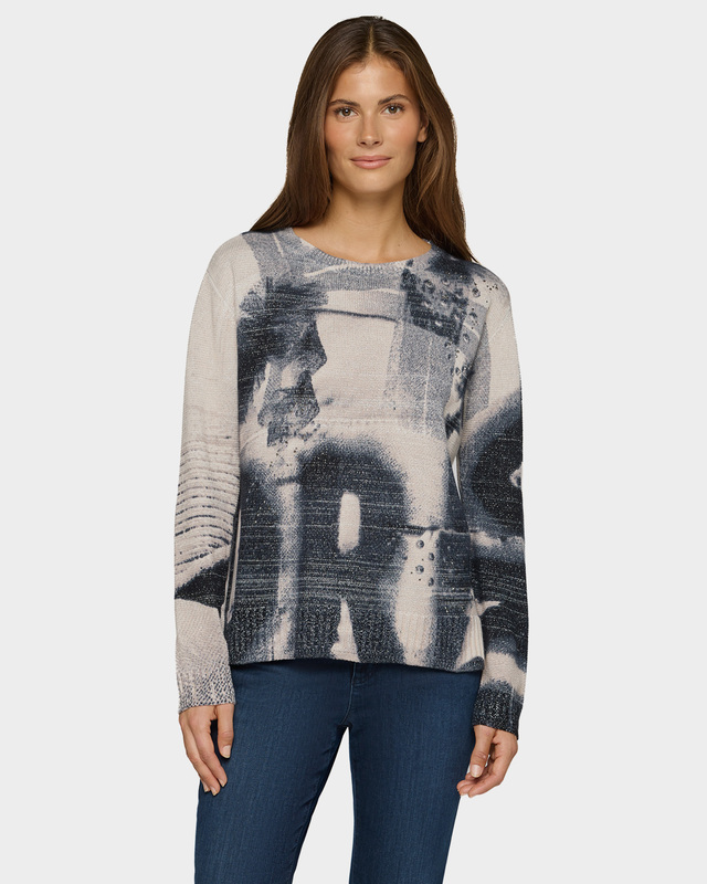 Пуловер с фотопринтом и декором мерцающими стразами