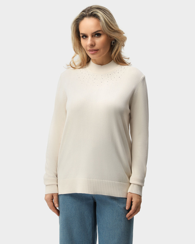 Пуловер тонкой вязки со стразами на горловине