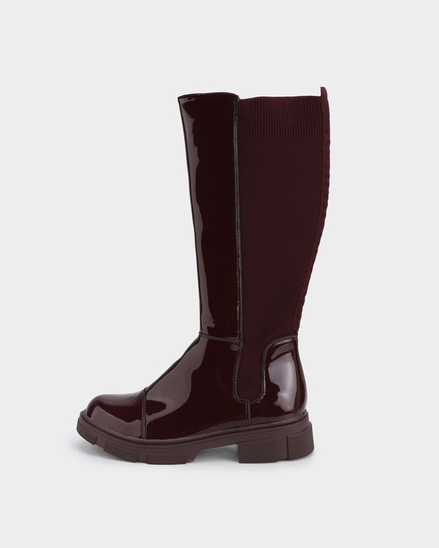 Сапоги из комбинации материалов с эластичной вставкой на тракторной подошве 5990₽