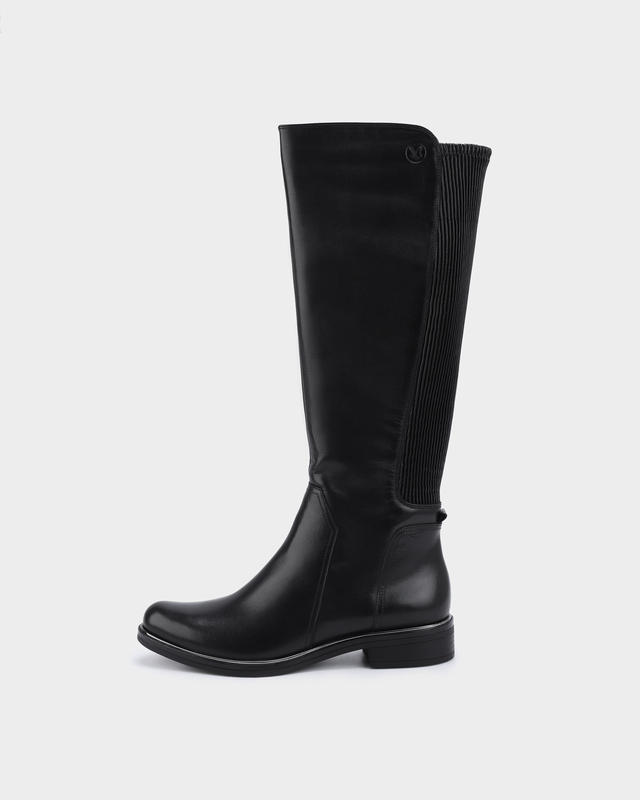 Кожаные сапоги с эластичной вставкой на голенище