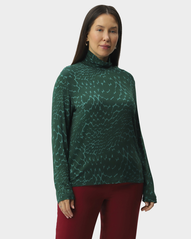 Водолазка с анималистическим принтом