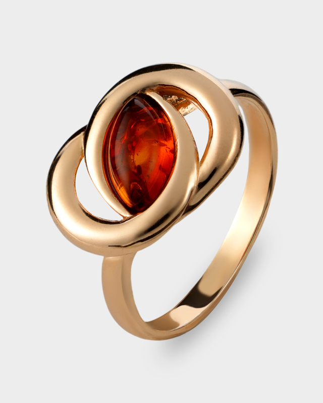 Золоченое кольцо с цельным балтийским янтарем