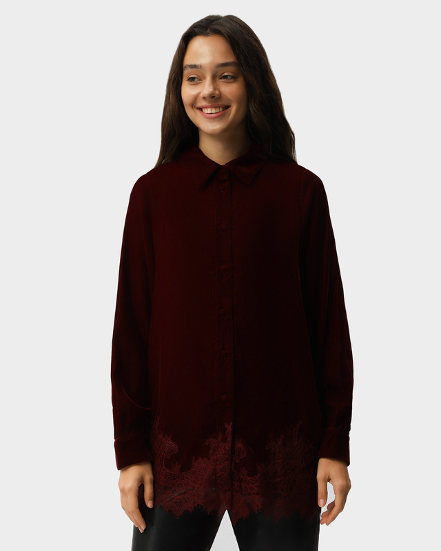 Блузка из бархата с кружевной отделкой