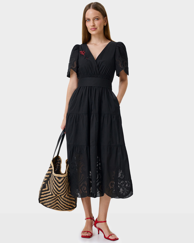 Платье из 100 хлопка с ажурной вышивкой 22990₽