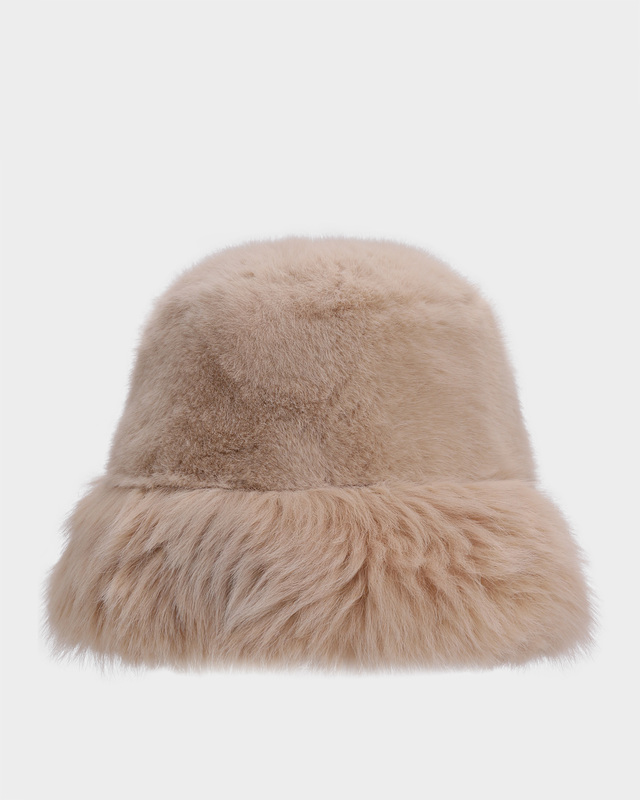 Меховая шапка в стиле панамы