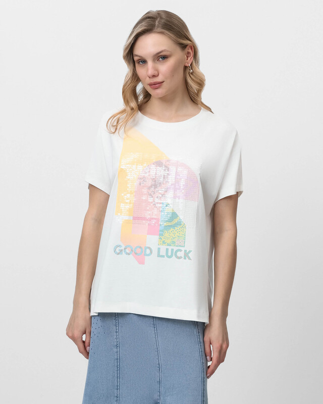 Футболка с крупным принтом и искрящимися пайетками