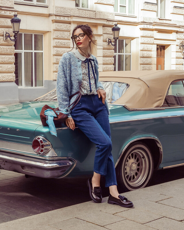 Кардиган из разноцветной пряжи с жемчужными пуговицами