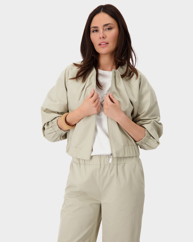 Хлопковая куртка с эластичными манжетами и поясом