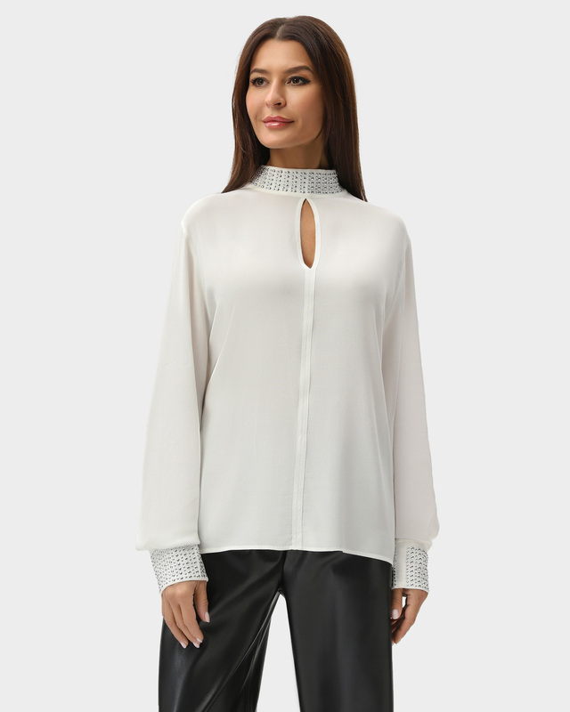 Блузка с декором из страз и вырезом-капелькой на груди