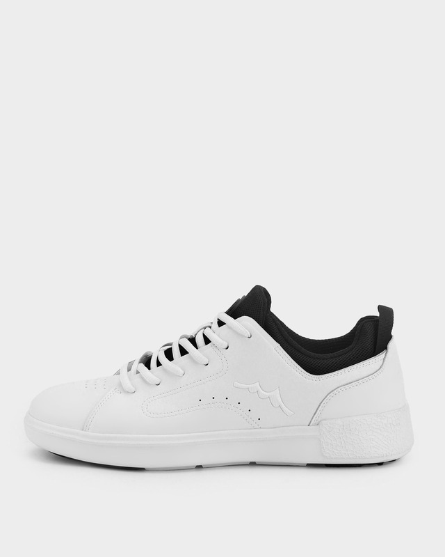 Кожаные кроссовки с сетчатой подкладкой и абсорбирующей стелькой 5390₽