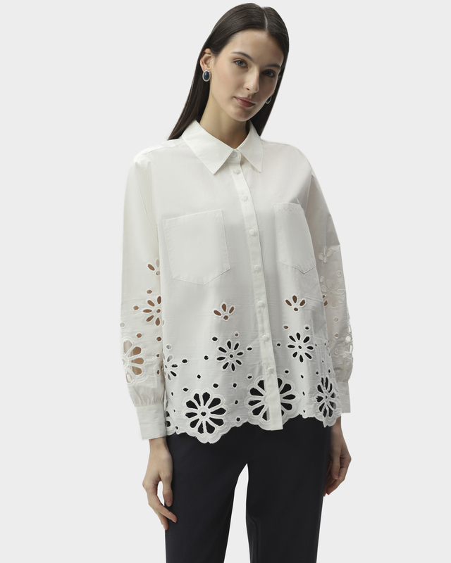Хлопковая блузка с вышивкой и перфорацией