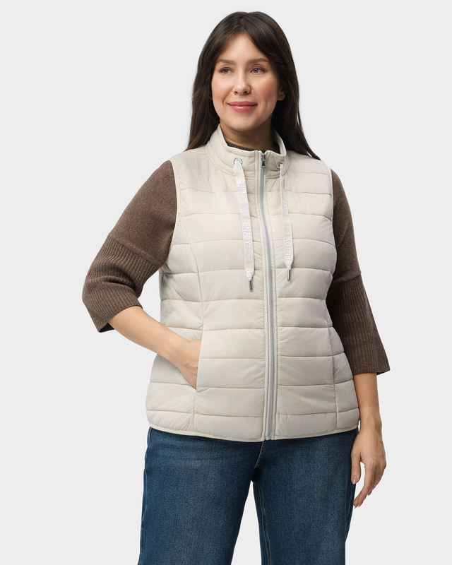 Утепленный стеганый жилет на молнии