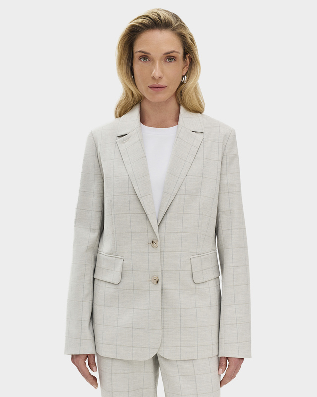 Однобортный жакет в клетку с застежкой на пуговицы