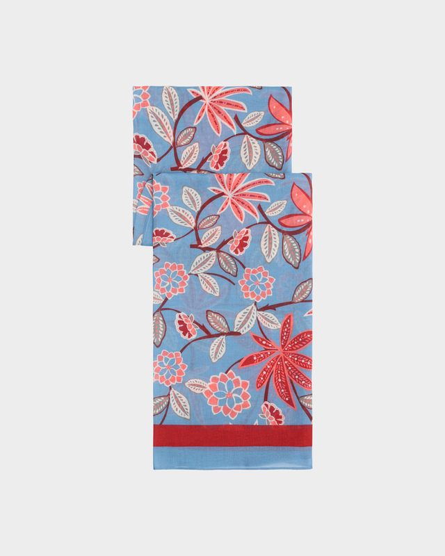 Шарф с акцентным цветочным принтом