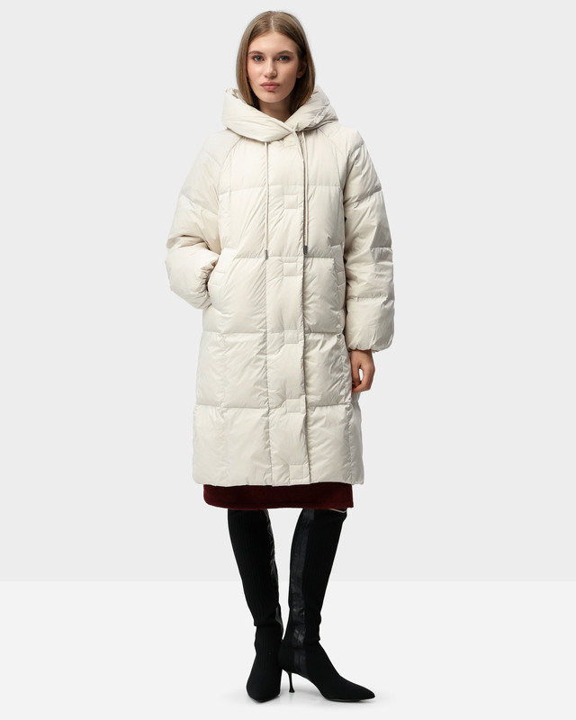 Свободный пуховик с квадратной стежкой