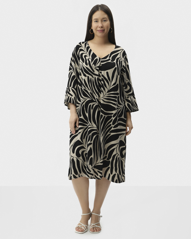 Платье из легкой вискозы EcoVero с растительным принтом 15990₽