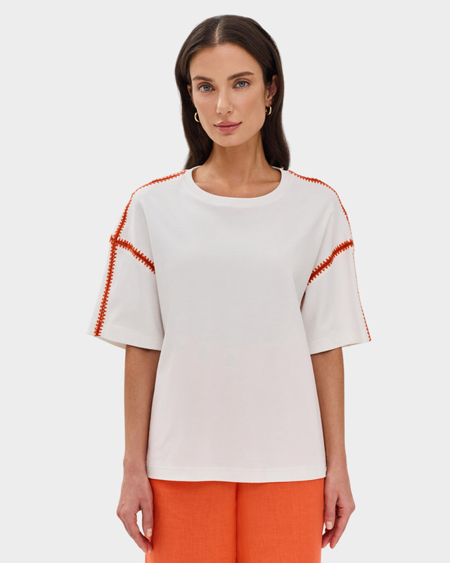 Хлопковая футболка с яркой вышивкой