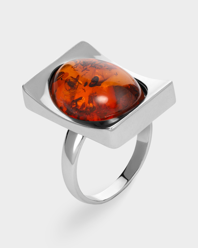 Серебряное кольцо геометрического дизайна с натуральным янтарем