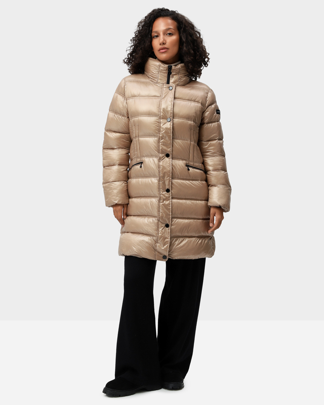 Стеганое пальто с высоким воротником-стойкой и утеплителем Thermolite