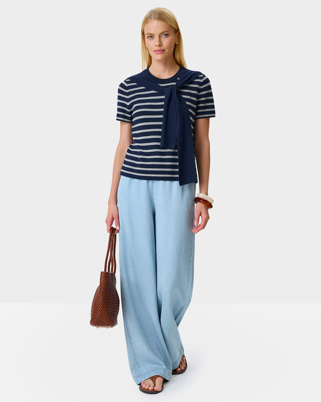 Джинсы широкого кроя из тонкого денима с эффектом варки