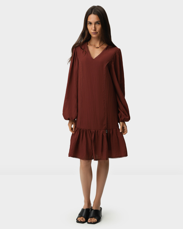 Платье миди с кружевными вставками