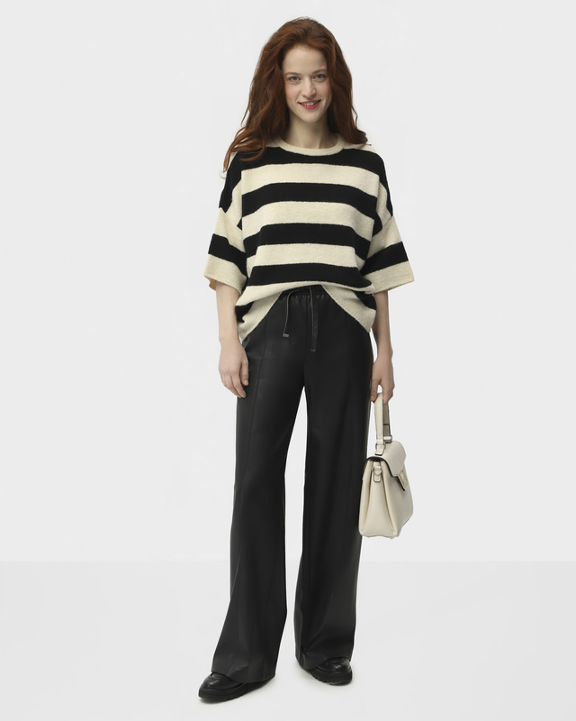 Широкие брюки из экокожи с эластичным поясом-кулиской