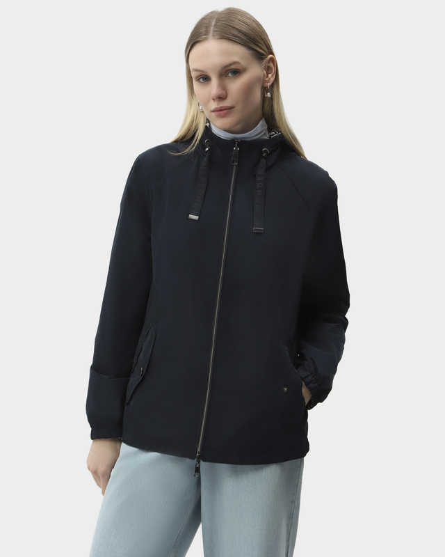 Двухсторонняя куртка с регулируемым капюшоном