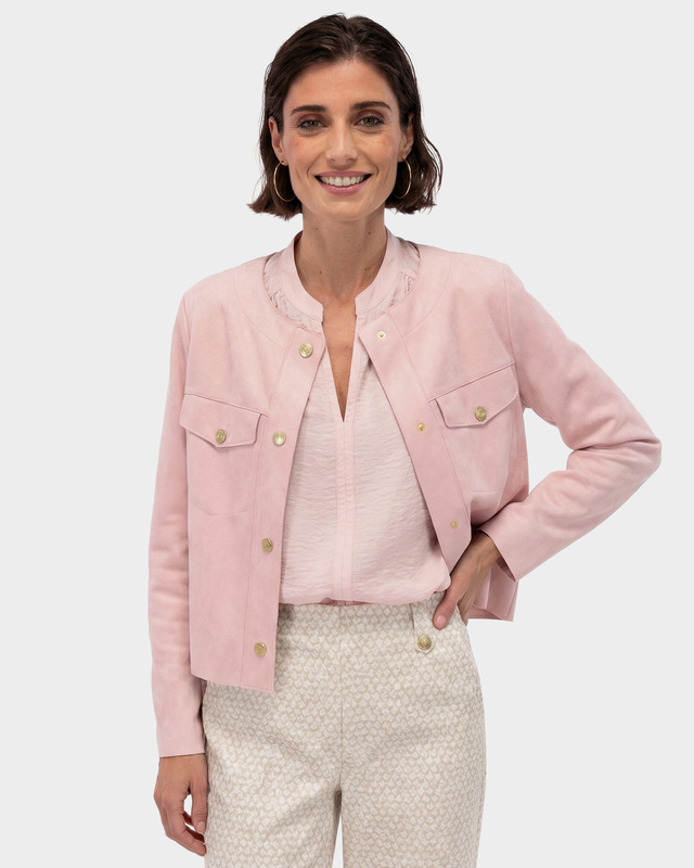 Жакет укороченного прямого кроя с застежкой на кнопки