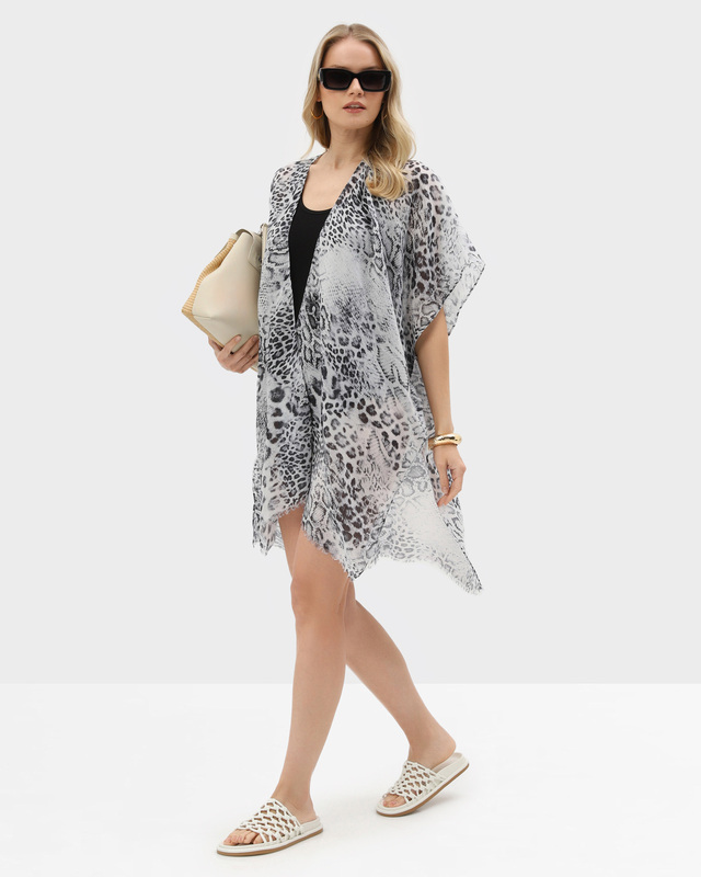 Туника свободного кроя с леопардовым принтом и бахромой по низу 4490₽