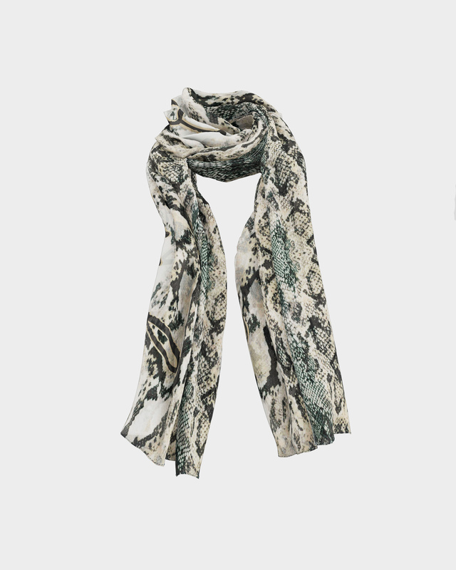 Шарф с анималистическим принтом