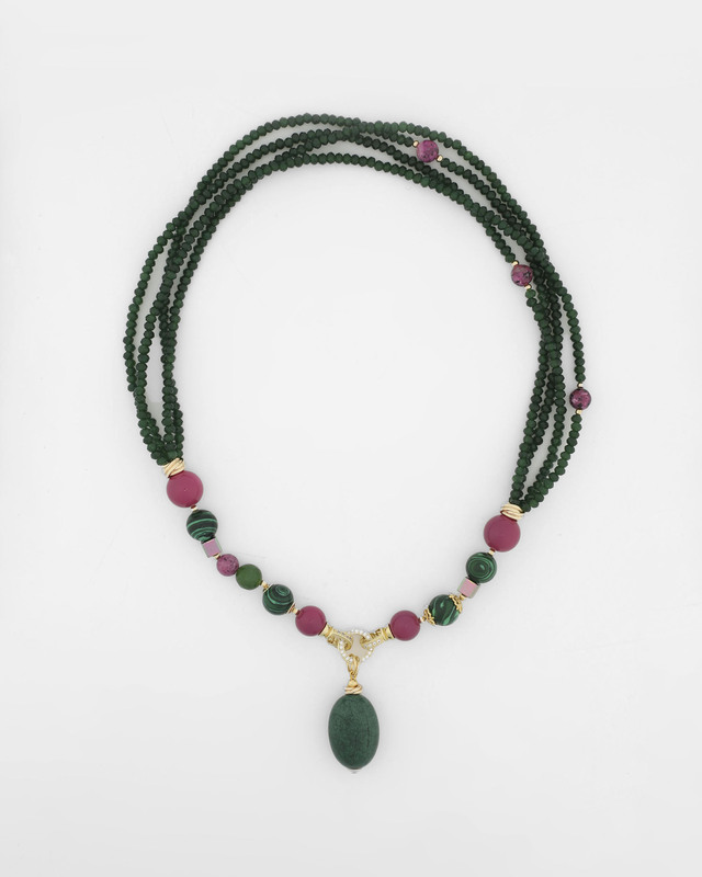 Колье &laquo;Беатриче&raquo; из натуральных яшмы зеленой и розовой, малахита, агата, гематита, жемчуга Майорка и со съемной подвеской
