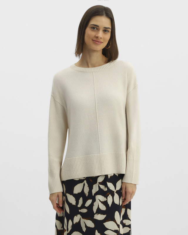 Пуловер прямого кроя с круглым вырезом