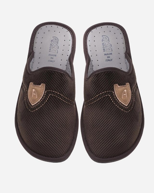 Тапочки из фактурного текстиля с нескользящей подошвой и технологией DEO-Fit 2990₽