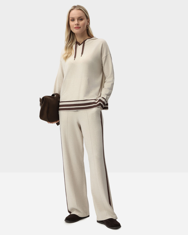 Брюки из тонкого трикотажа с эластичным поясом