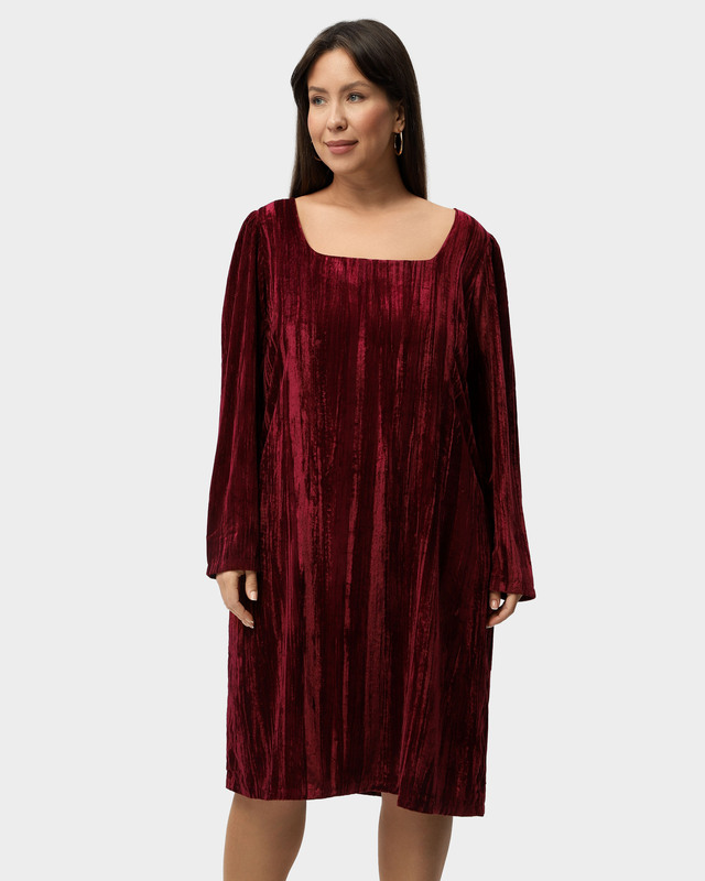 Бархатное платье из жатой ткани