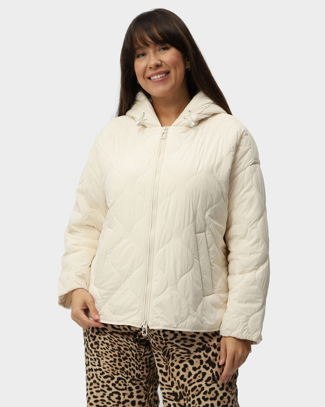 Стеганая куртка с регулируемым несъемным капюшоном