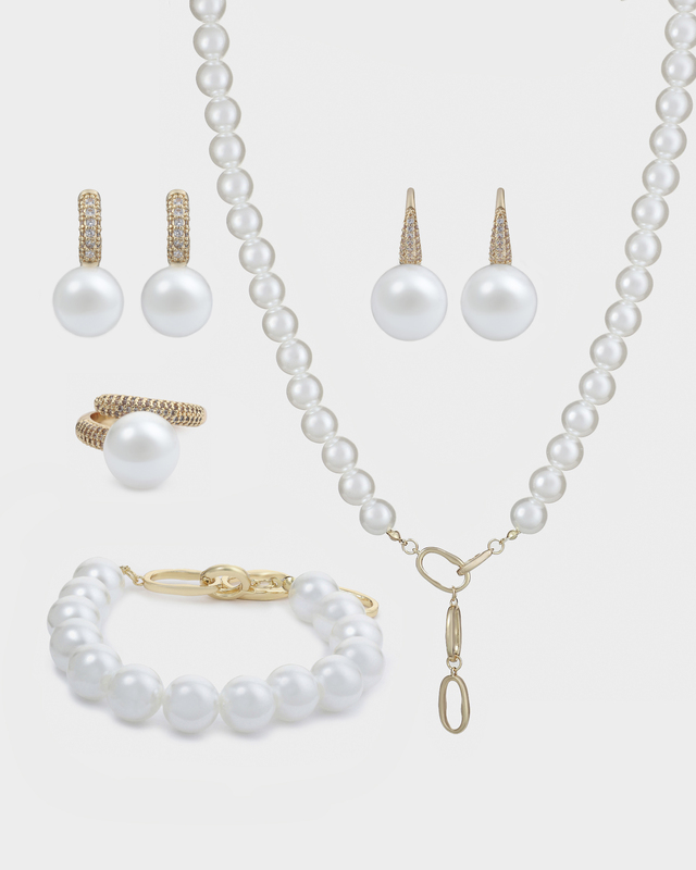 Набор колье, браслет, кольцо и два вида серег