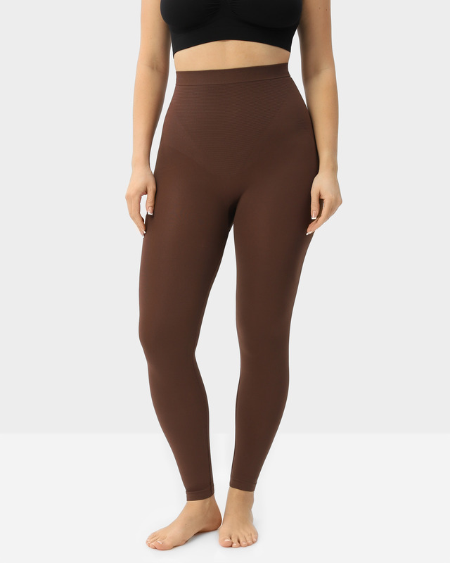 Корректирующие легинсы с поддерживающим эффектом в области ягодиц