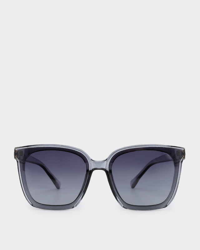 Солнцезащитные очки с поляризационными линзами