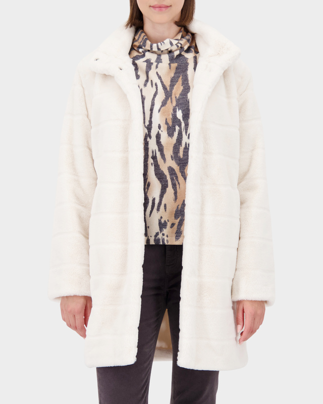 Пальто из мягкого экомеха